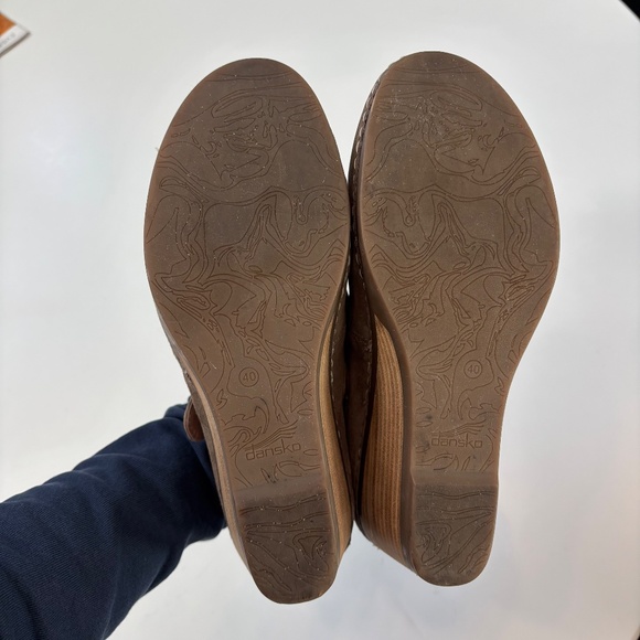 Dansko Sandra Suede Wedge Mary Jane Shoes Taupe Brown EU 40 US 9.5-10 - Picture 12 of 13